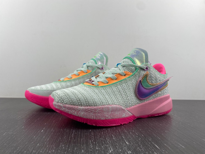 NIKE LEBRON 20 EP ''TIME MACHINE'' DJ5422-300