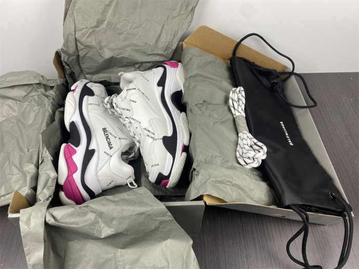 BLCG SNEAKER TRIPLE.S.