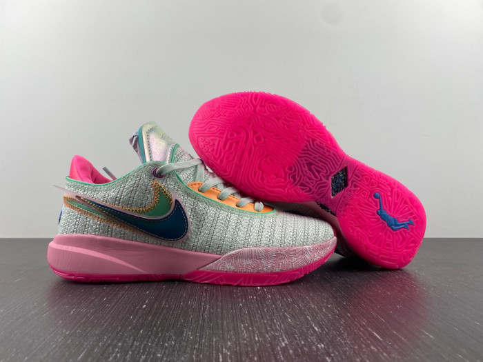 NIKE LEBRON 20 EP 