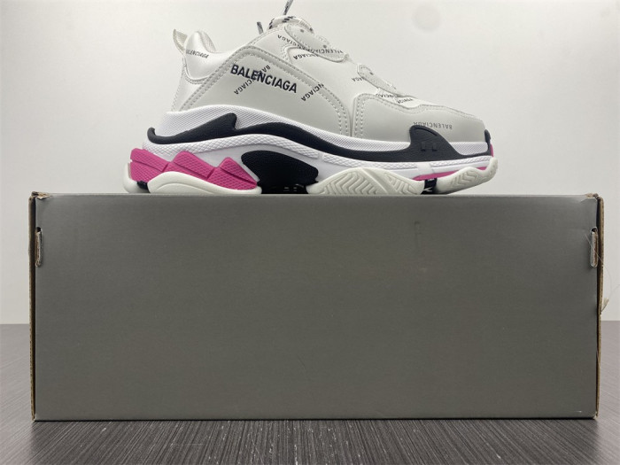 BLCG SNEAKER TRIPLE.S.