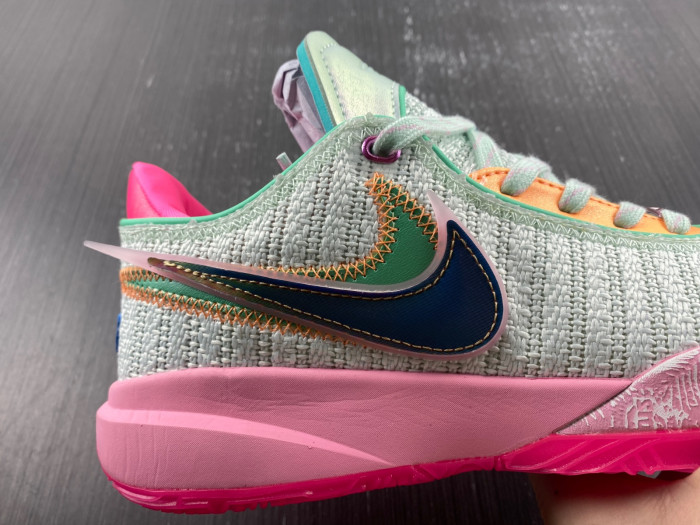 NIKE LEBRON 20 EP 