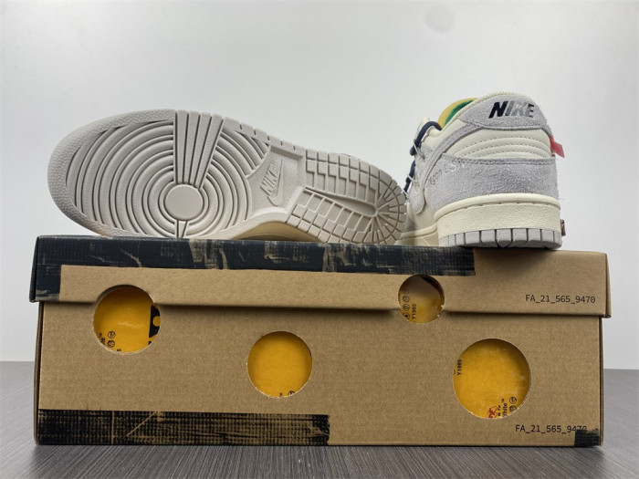 DUNK LOW 