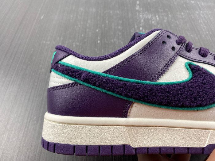 Nike Dunk Low "Chenille Sw0sh" DQ7683-100
