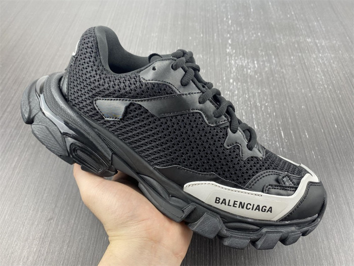 Ba*len*cia*ga track
