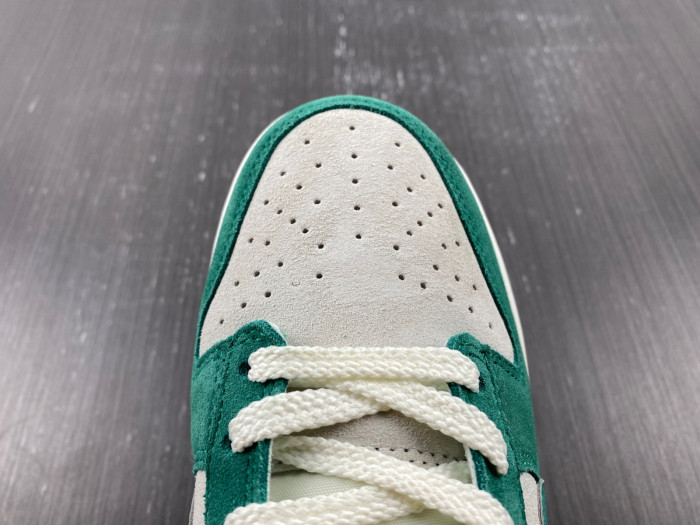 Nike Dunk Low SE 85 Neptune Green  DO9457-101