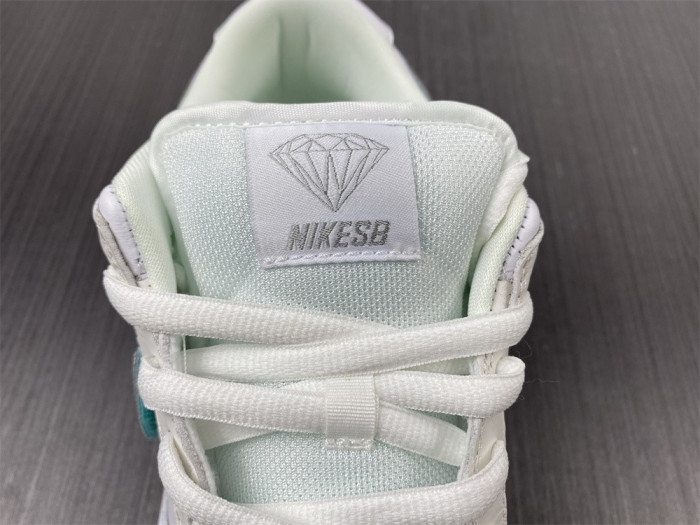 Nike SB Dunk Low Pro OG QS Diamond White BV1310-100