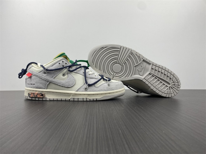 DUNK LOW 