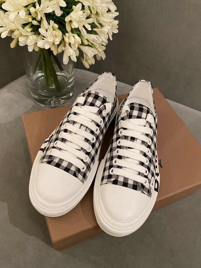 BUBERRY SNEAKER