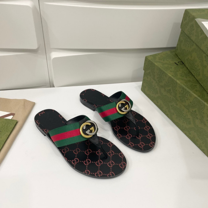G*u*i sandal