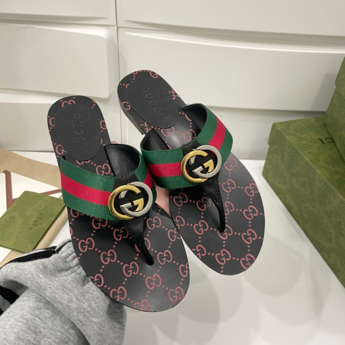 G*u*i sandal