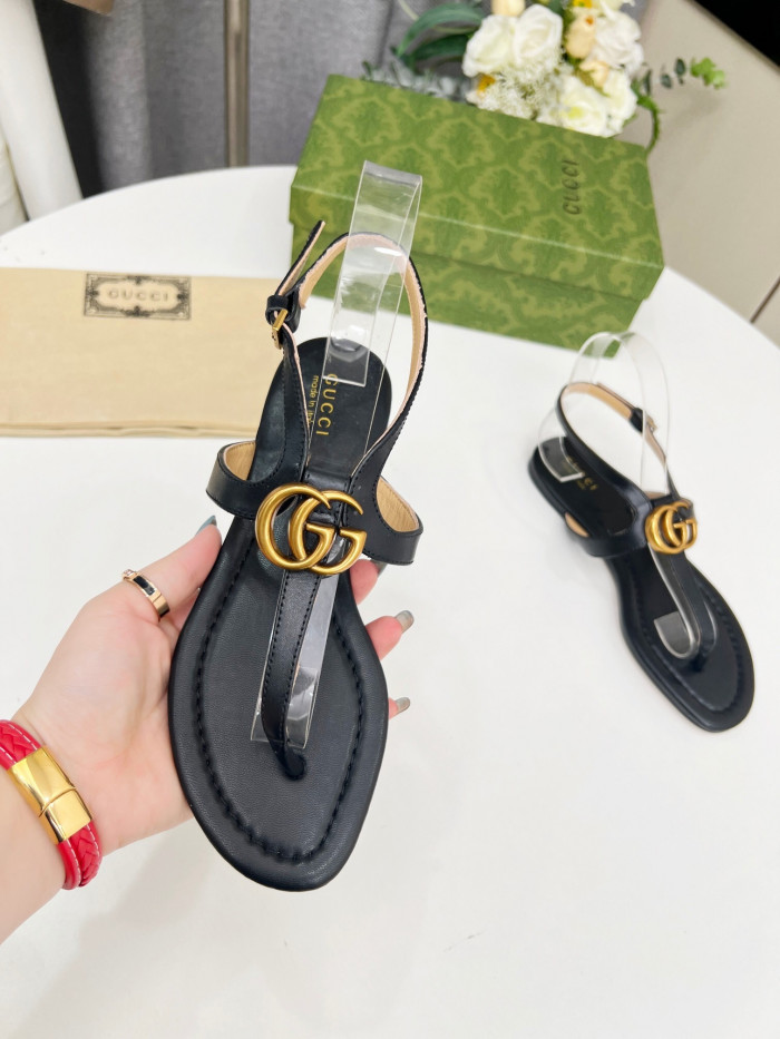 G*u*i sandal