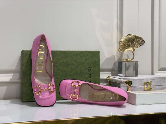 G*u*i high-heels