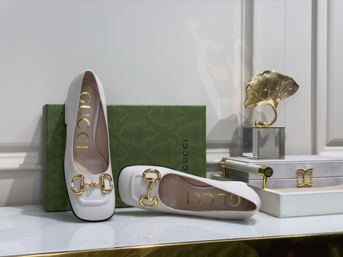 G*u*i high-heels