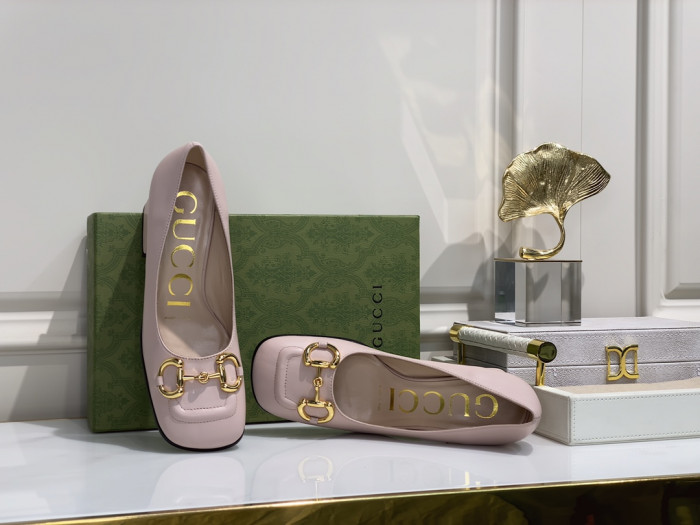 G*u*i high-heels
