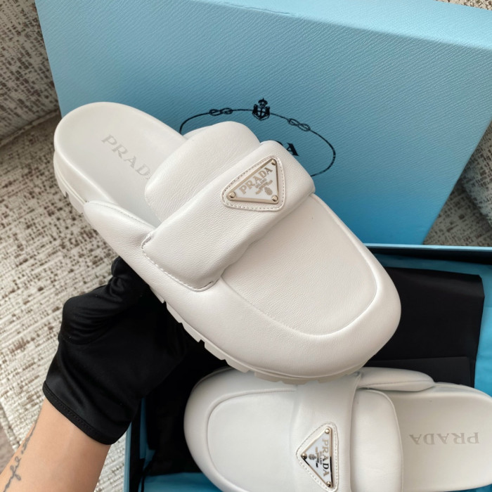 Pra*a sandal
