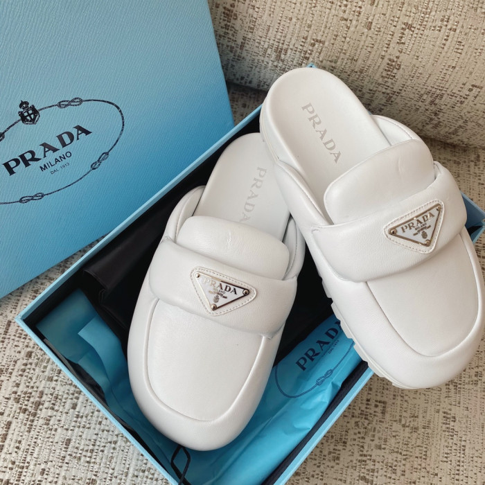 Pra*a sandal