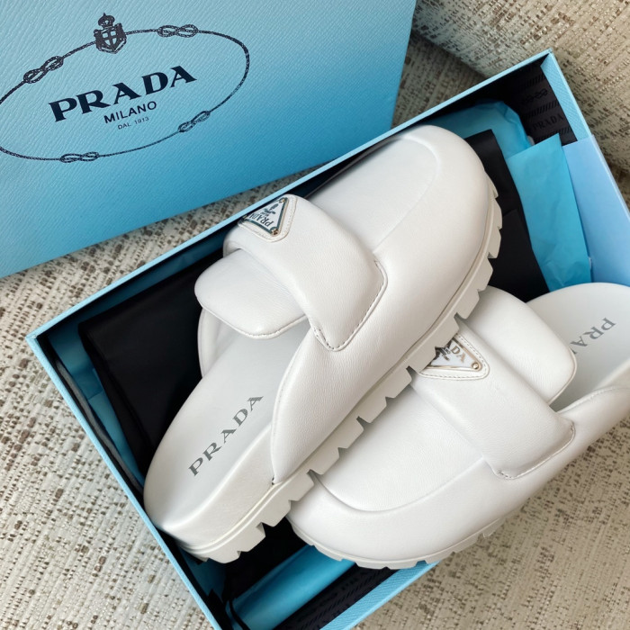 Pra*a sandal