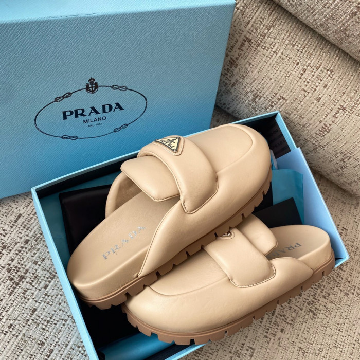 Pra*a sandal