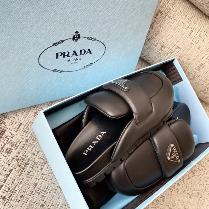 Pra*a sandal