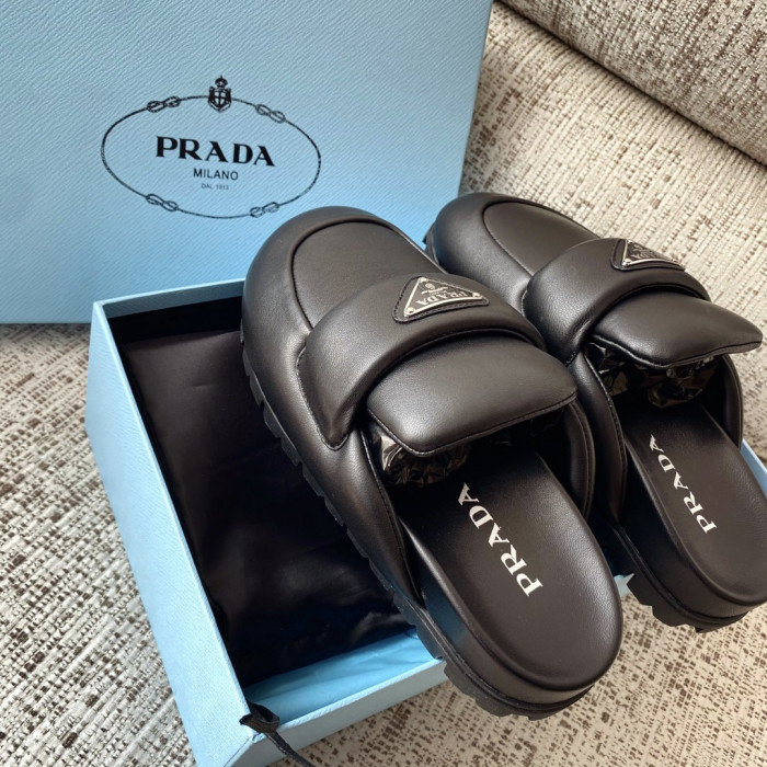 Pra*a sandal