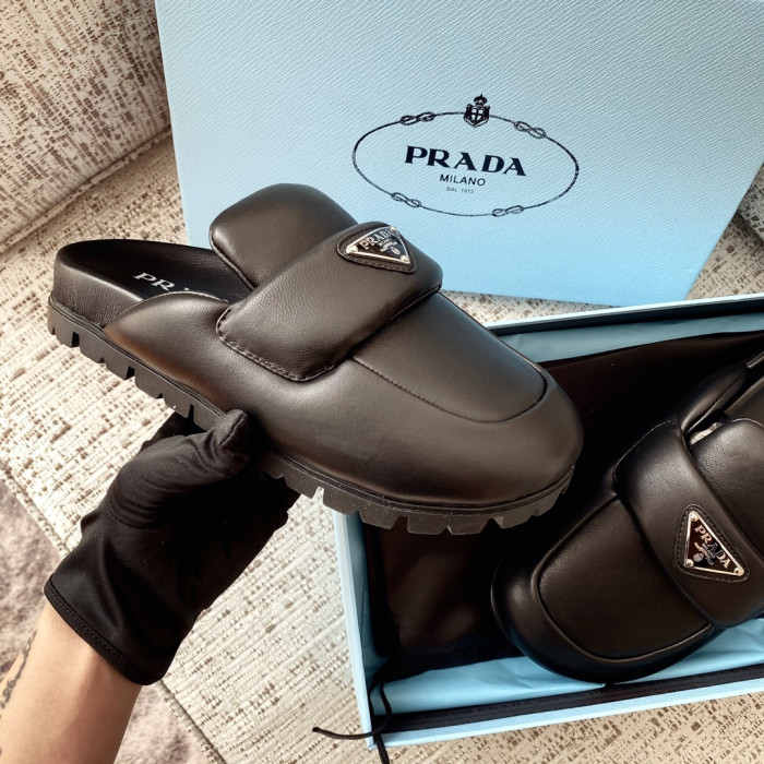 Pra*a sandal