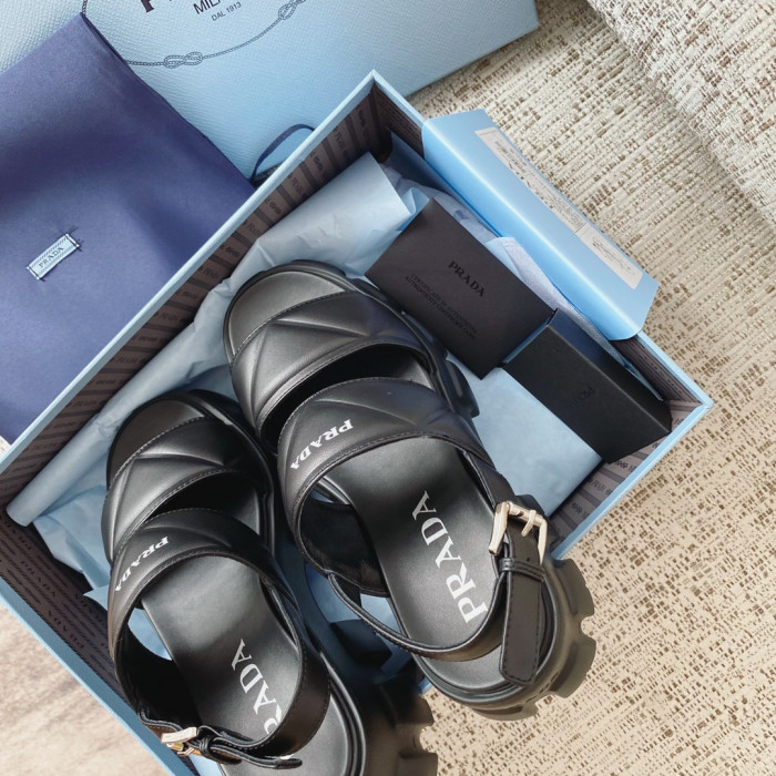 Pra*a sandal