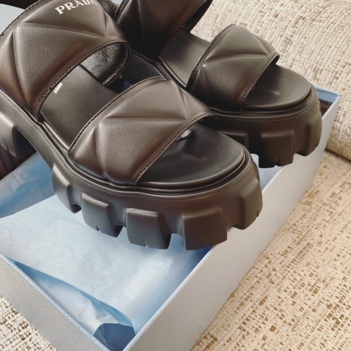 Pra*a sandal
