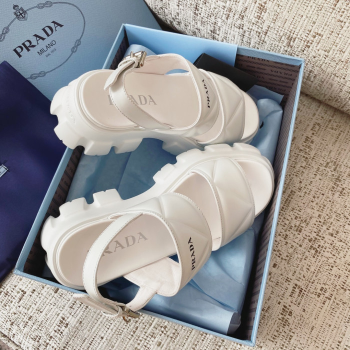 Pra*a sandal