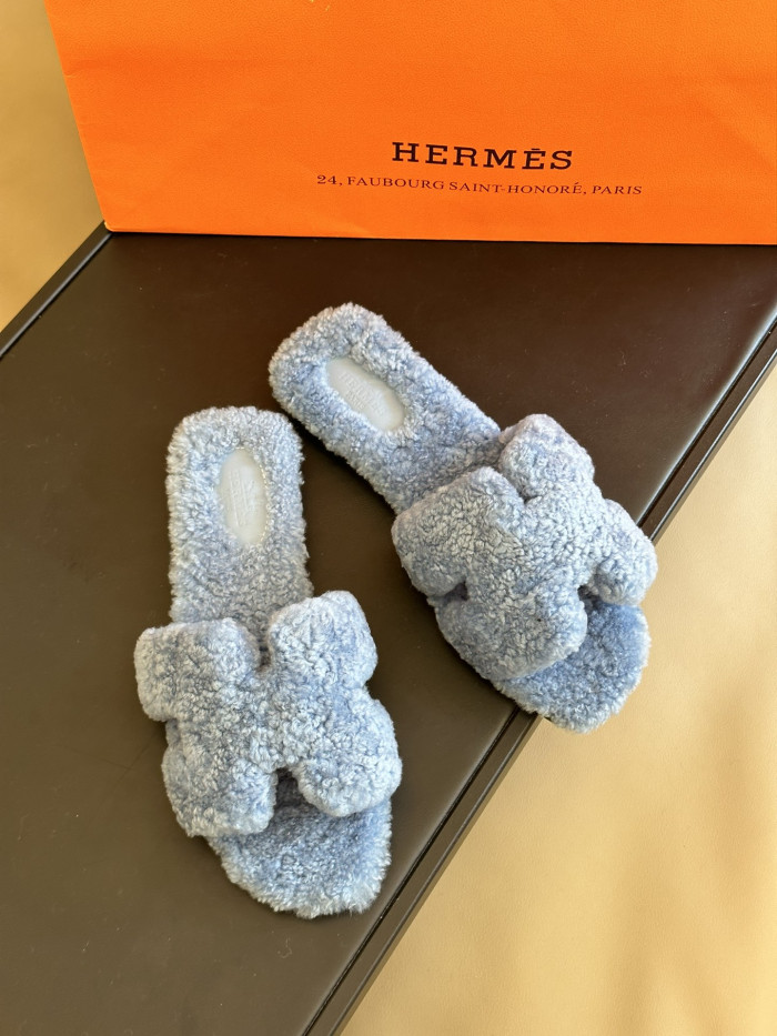 H**mes sandals