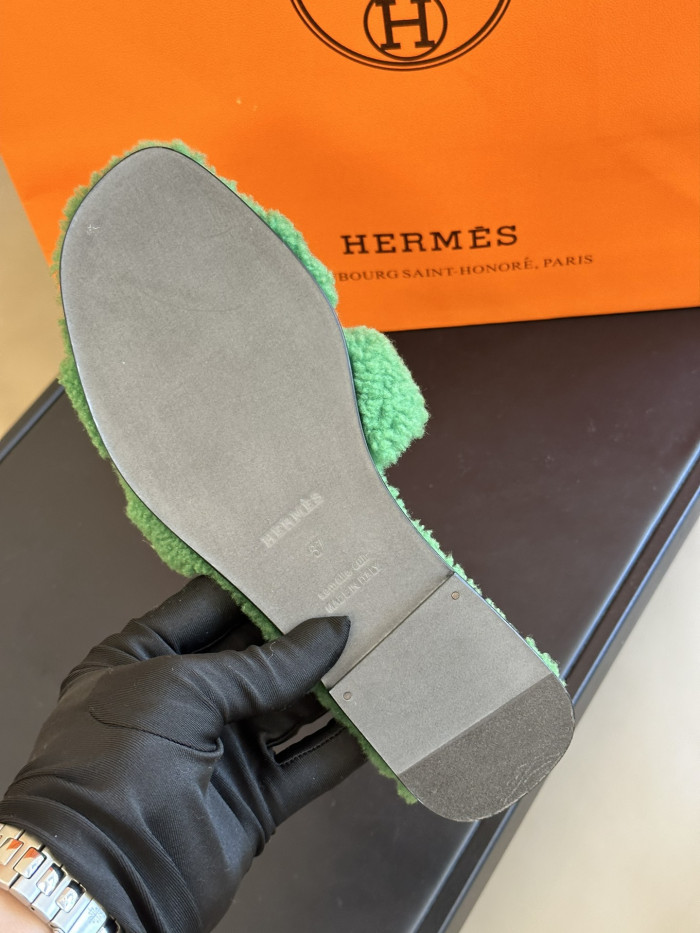 H**mes sandals