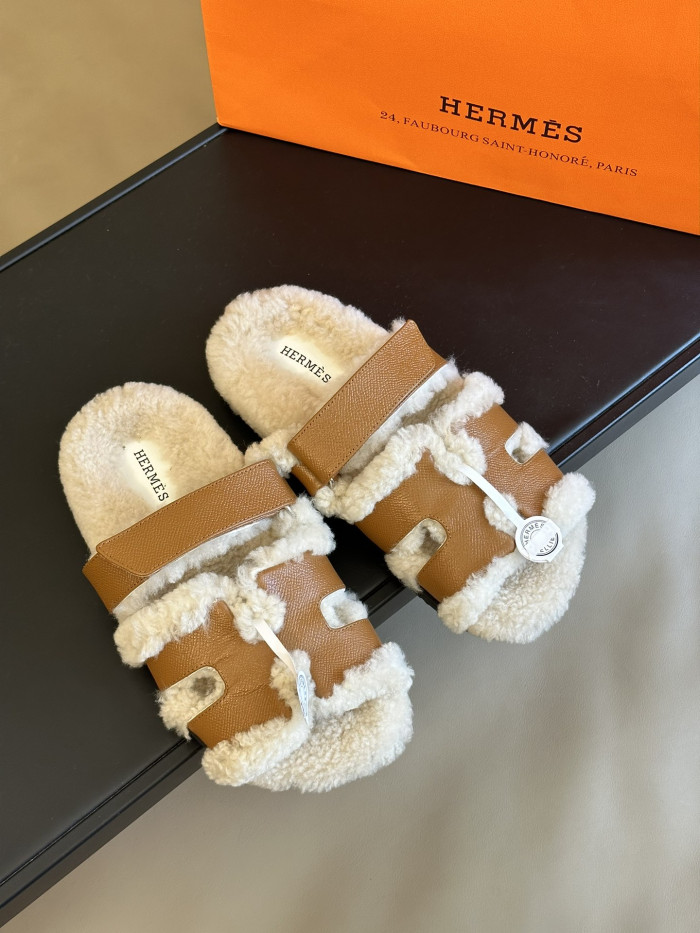 H**mes sandals