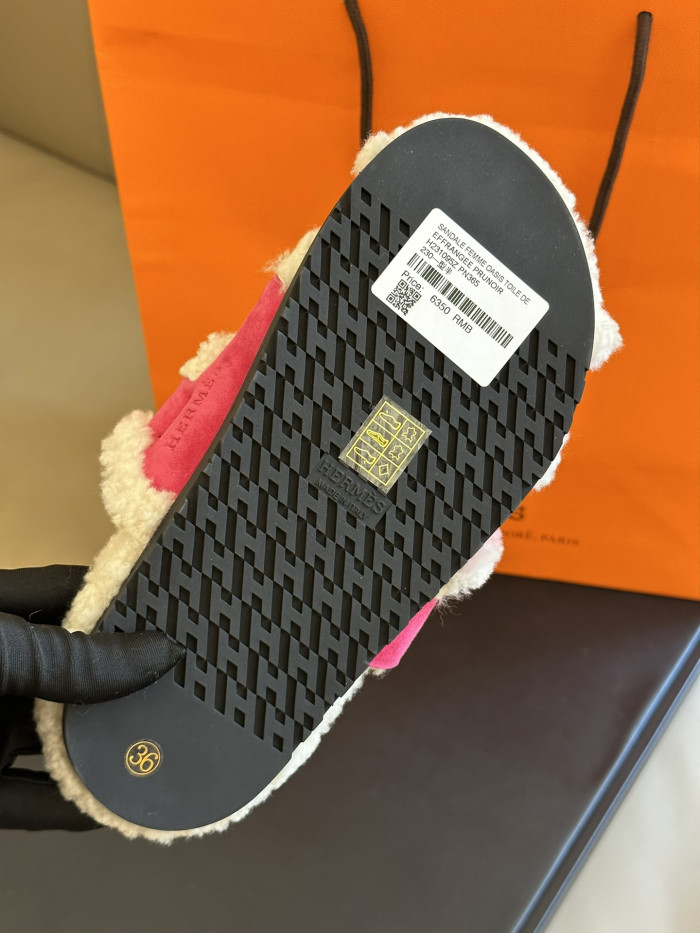 H**mes sandals