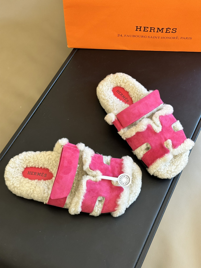 H**mes sandals