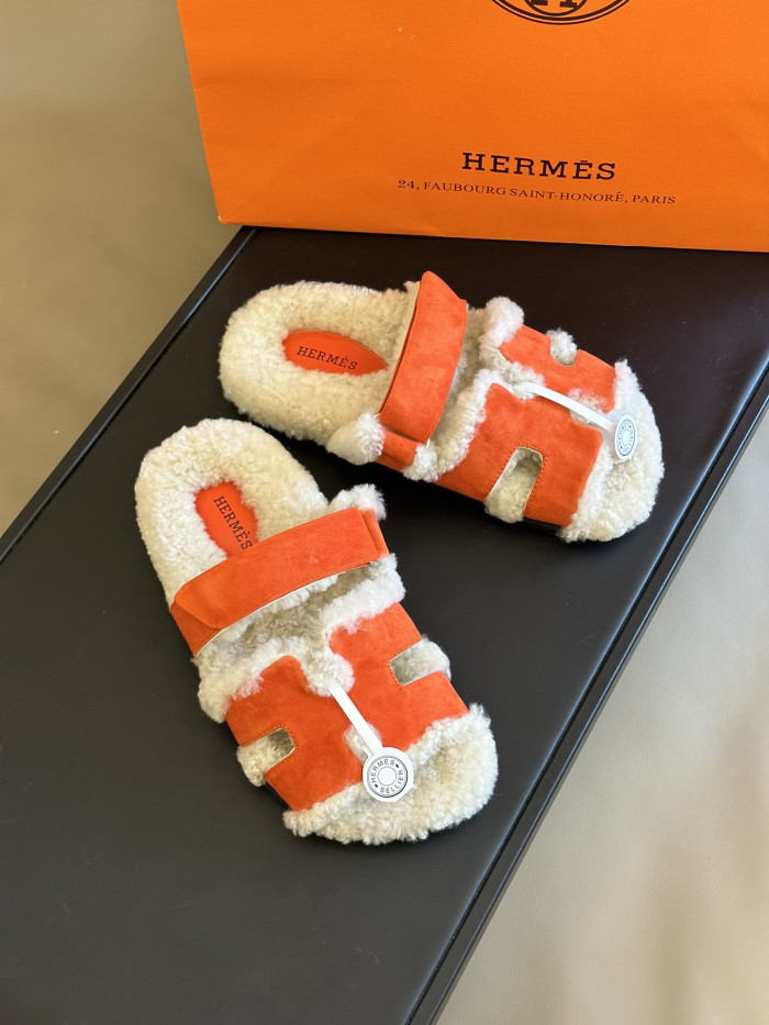 H**mes sandals
