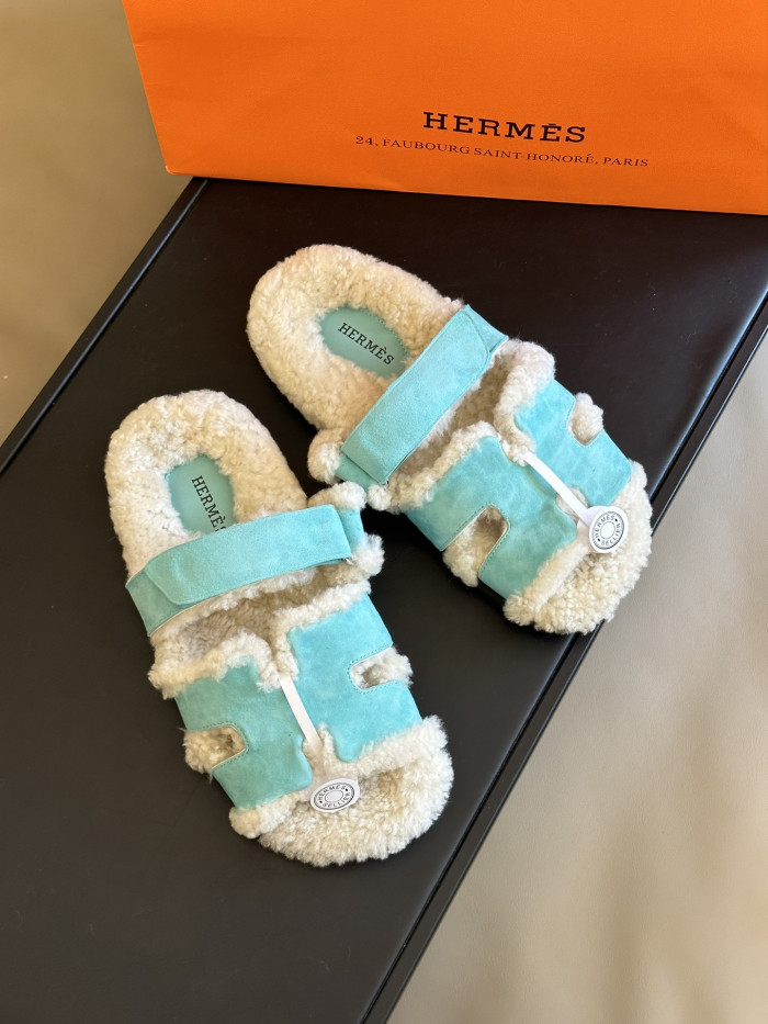 H**mes sandals