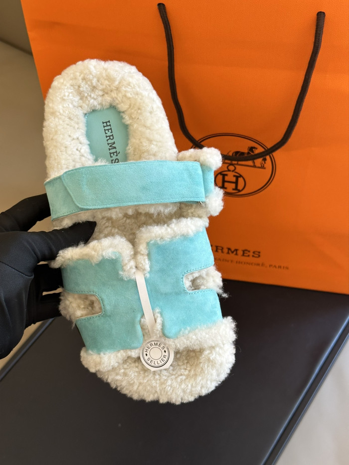 H**mes sandals