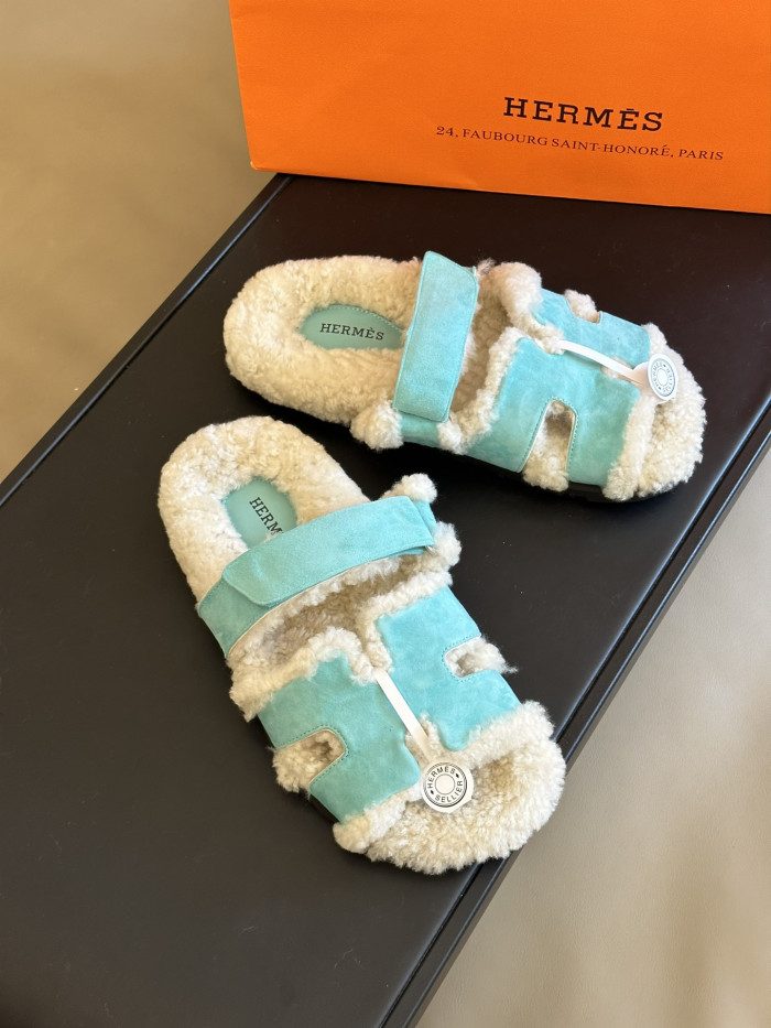 H**mes sandals
