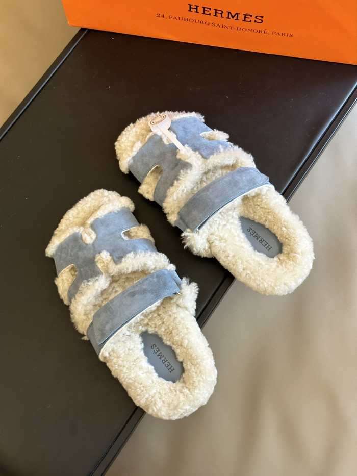 H**mes sandals