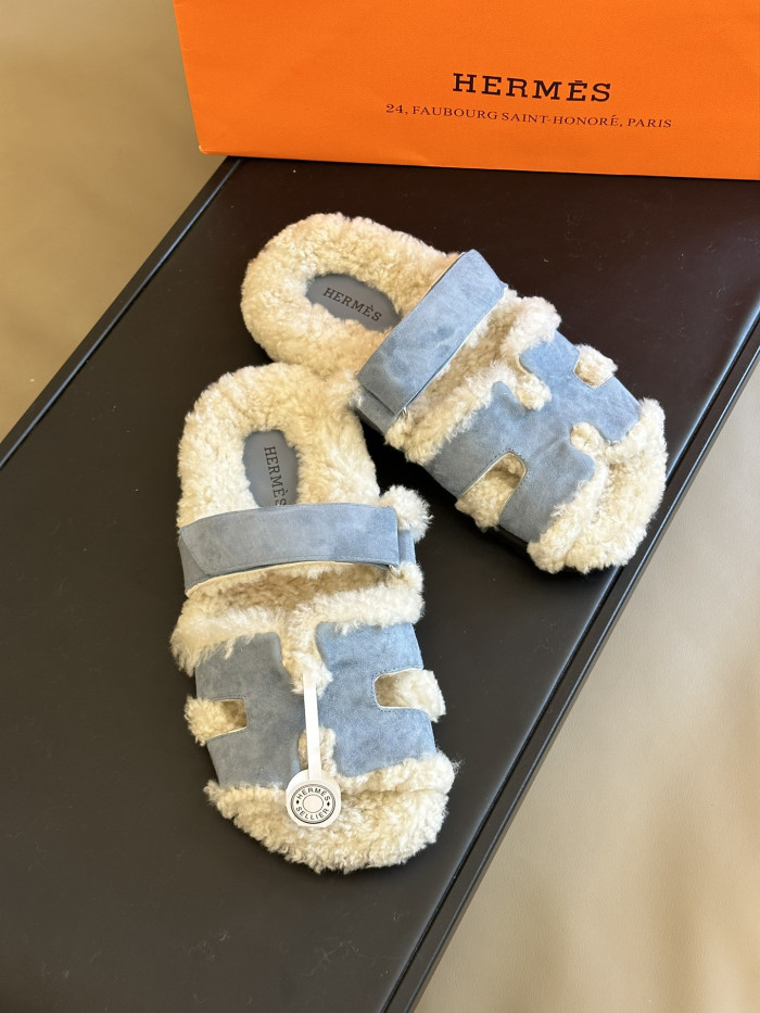H**mes sandals