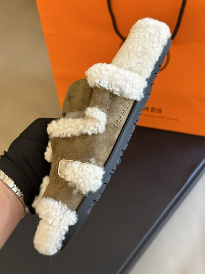 H**mes sandals