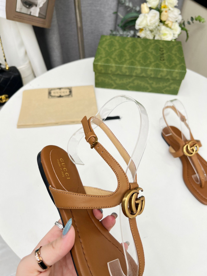 G*u*i sandal