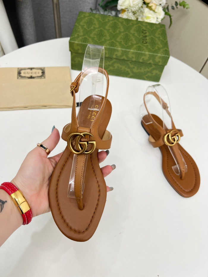 G*u*i sandal