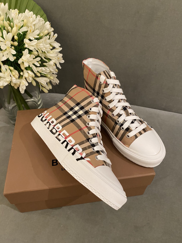BUBERRY SNEAKER