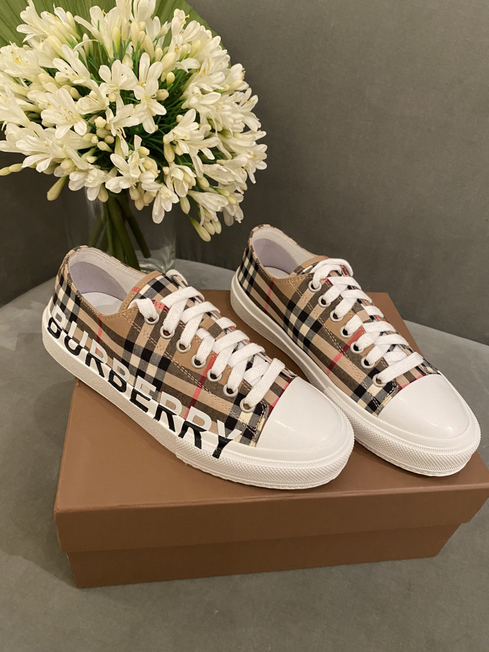 BUBERRY SNEAKER