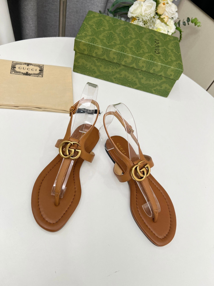 G*u*i sandal