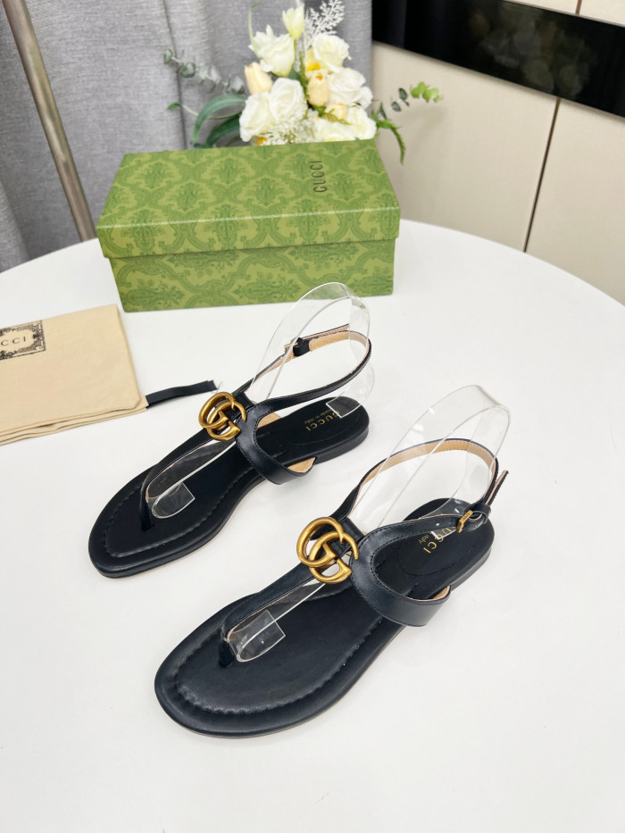 G*u*i sandal
