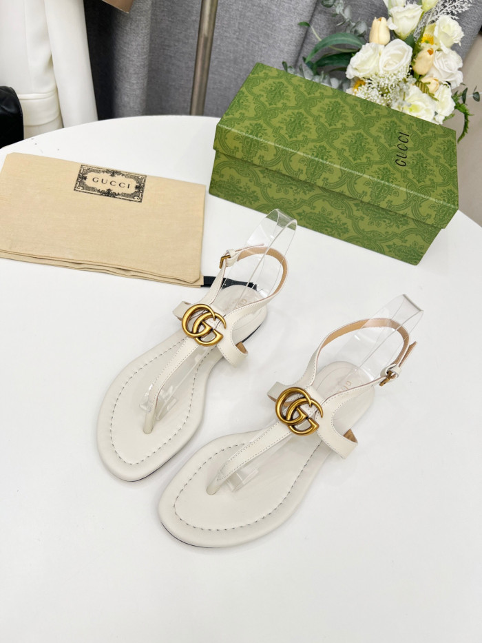 G*u*i sandal