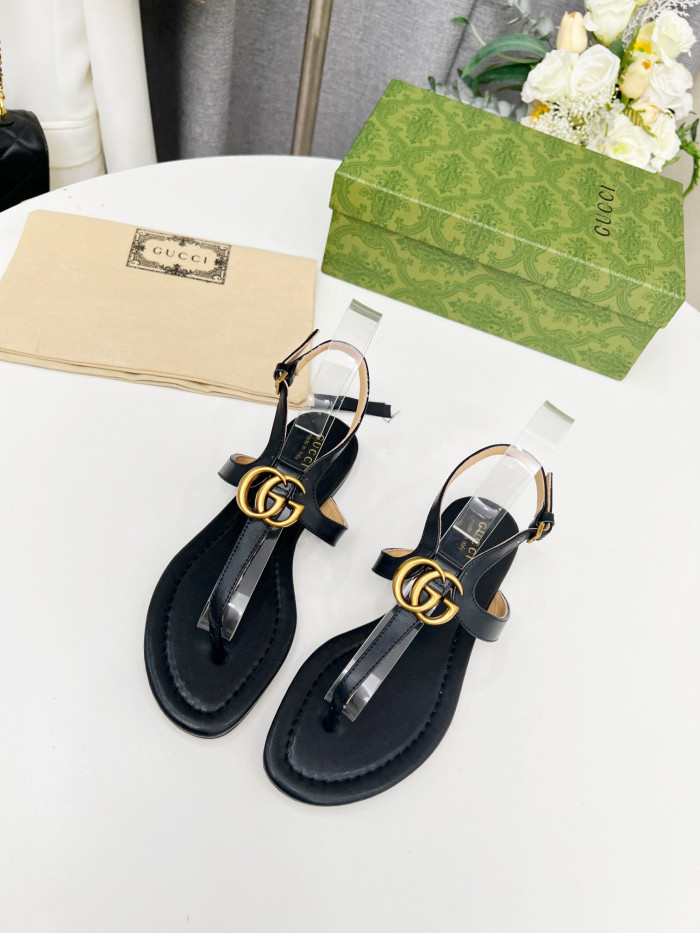 G*u*i sandal