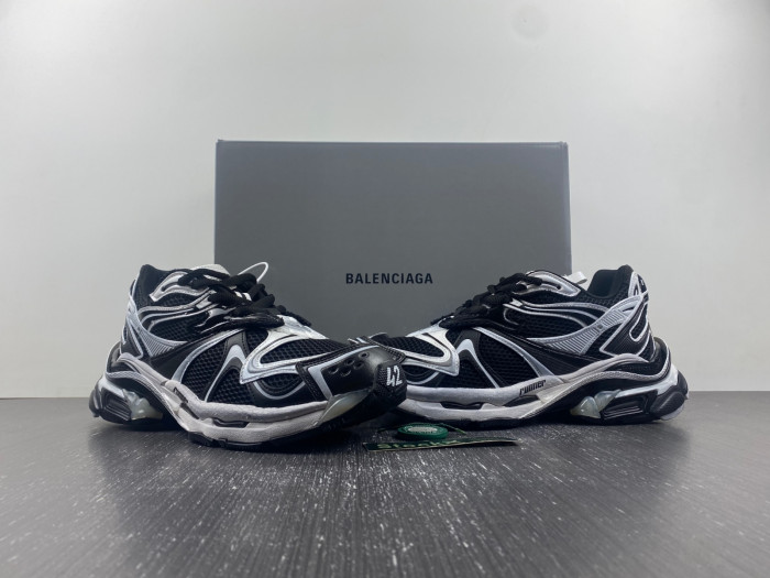 Ba*len*cia*ga -runner