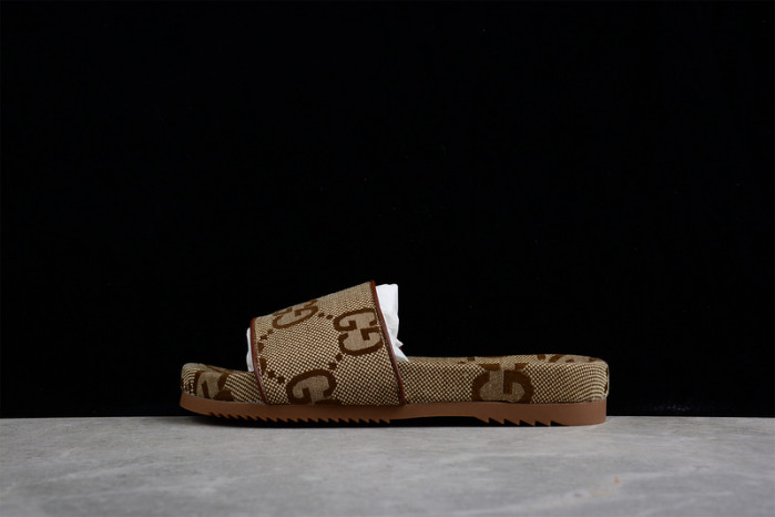 G*u*i sandal